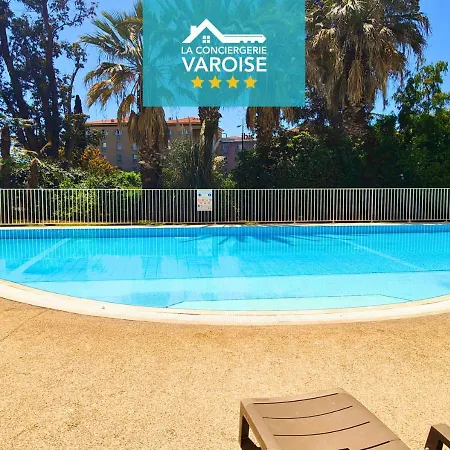 Le Victoria-centre Ville-piscine-parking Prive-wi-fi Appartement Hyères