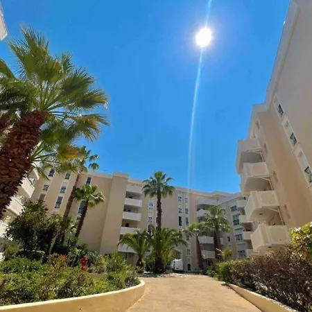 Appartement Le Victoria-centre Ville-piscine-parking Prive-wi-fi Hyères
