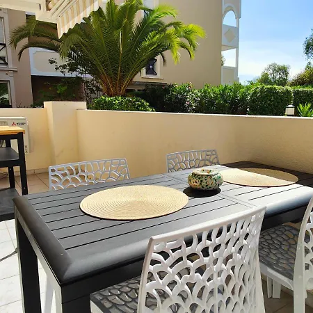 Le Victoria-centre Ville-piscine-parking Prive-wi-fi 아파트 *