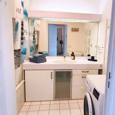 Le Victoria-centre Ville-piscine-parking Prive-wi-fi 아파트 *