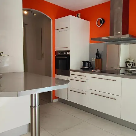 Le Victoria-centre Ville-piscine-parking Prive-wi-fi 아파트 히에레