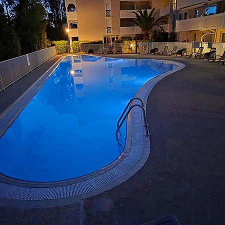 Le Victoria-centre Ville-piscine-parking Prive-wi-fi 아파트 *