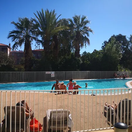 Le Victoria-centre Ville-piscine-parking Prive-wi-fi 아파트 *